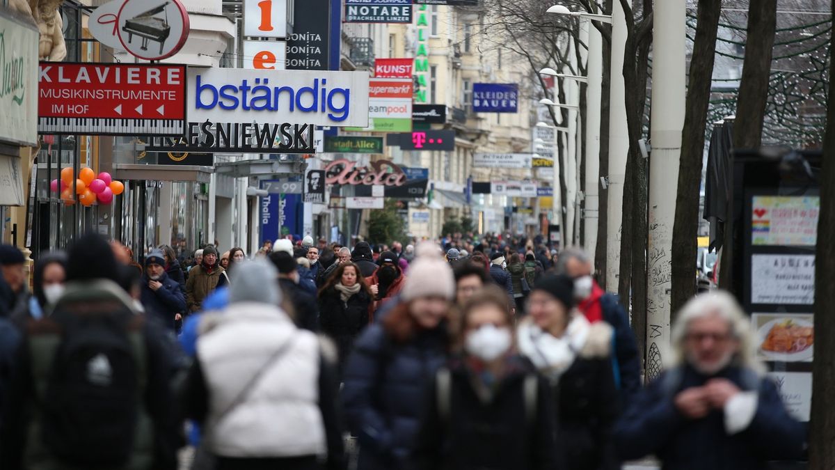 Fotky: Hurá do ulic. Vídeň po dvaceti dnech uzávěry vyrazila nakupovat
